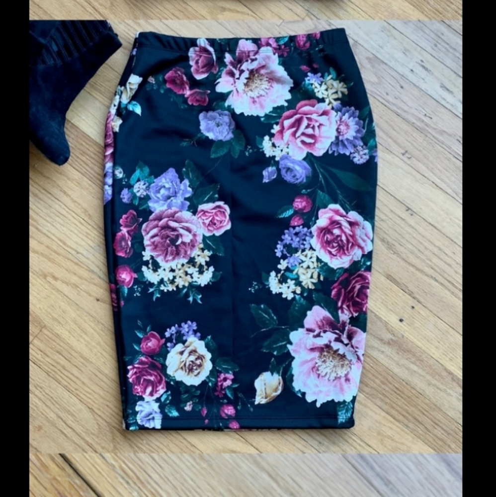 Floral elastic skirt